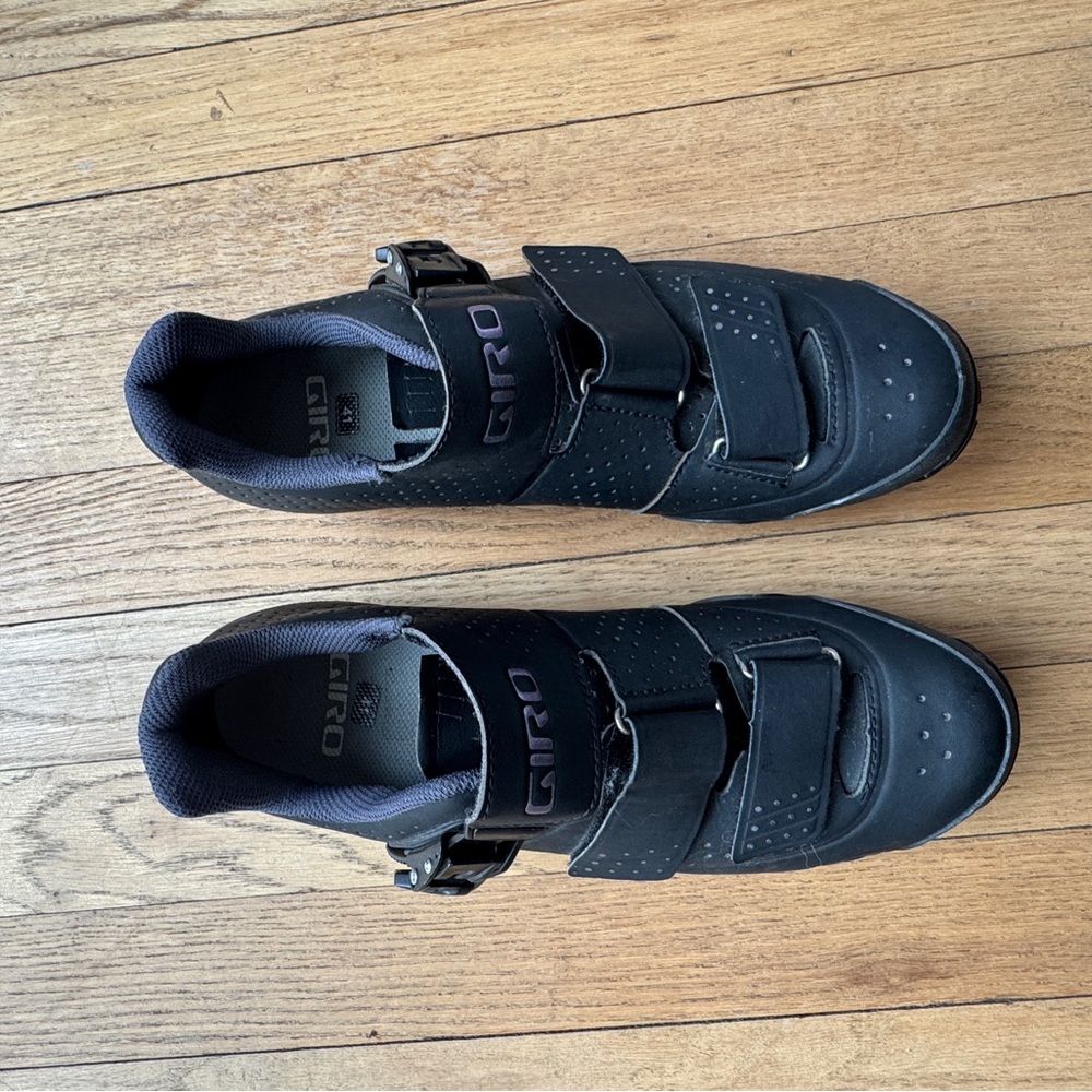 Giro cycling shoes - almost new